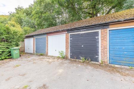 2 bedroom Terraced House to let in Allerton Grange Croft, Leeds, LS8
