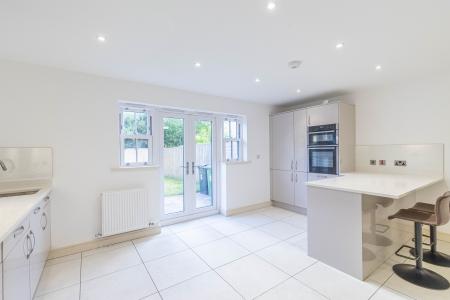 3 bedroom Semi-detached house to let in Mansion Gate Court, Mansion Gate, Chapel Allerton, Leeds, LS7