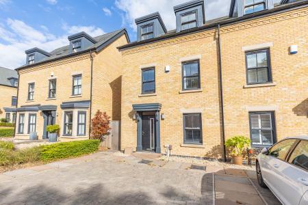 3 bedroom Semi-detached house to let in Mansion Gate Court, Mansion Gate, Chapel Allerton, Leeds, LS7