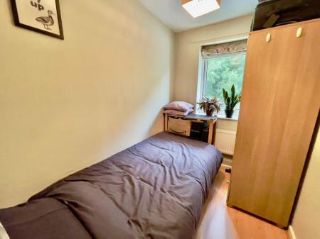 2 bedroom Flat to let in Low Lane, Horsforth, Leeds, LS18
