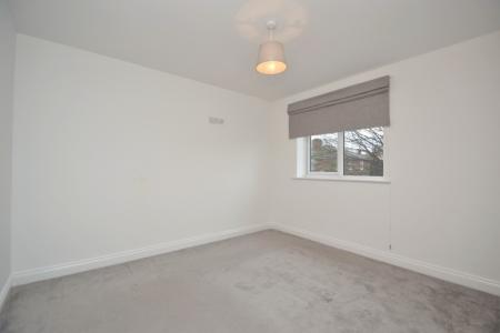 2 bedroom Flat to let in Potternewton Mount, Leeds, LS7