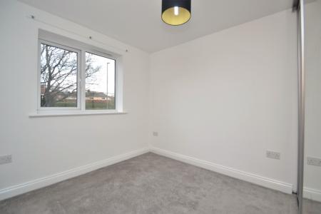 2 bedroom Flat to let in Potternewton Mount, Leeds, LS7