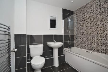 2 bedroom Flat to let in Potternewton Mount, Leeds, LS7