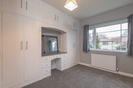 2 bedroom Flat to let in Sandringham Drive, Moortown, Leeds, LS17