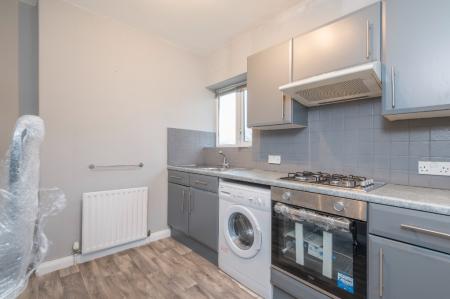 2 bedroom Flat to let in Sandringham Drive, Moortown, Leeds, LS17