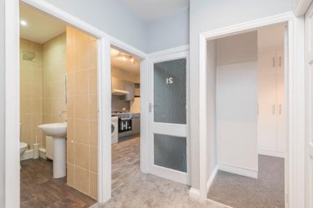 2 bedroom Flat to let in Sandringham Drive, Moortown, Leeds, LS17