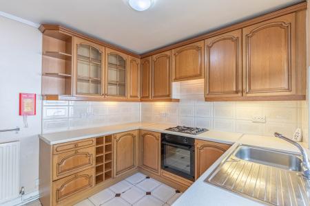 2 bedroom Flat for sale in King Lane, Moortown, Leeds, LS17