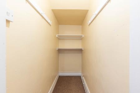 2 bedroom Flat for sale in King Lane, Moortown, Leeds, LS17