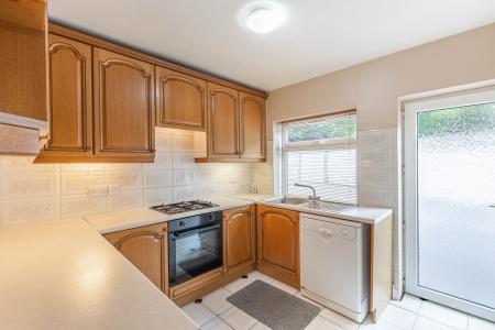 2 bedroom Flat for sale in King Lane, Moortown, Leeds, LS17