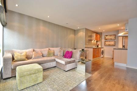 2 bedroom Flat to let in City Island, Gotts Road, Leeds, LS12