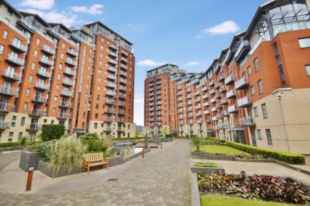 2 bedroom Flat to let in City Island, Gotts Road, Leeds, LS12