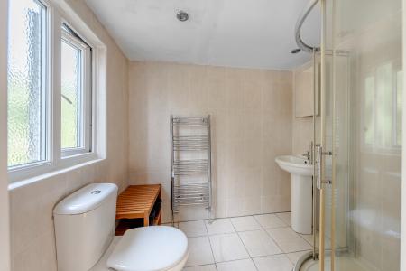 4 bedroom Semi-detached house for sale in Ridgeway, Gledhow, Leeds, LS8