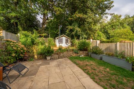4 bedroom Semi-detached house for sale in Ridgeway, Gledhow, Leeds, LS8