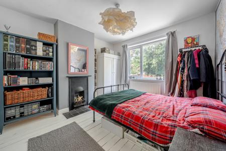 4 bedroom Semi-detached house for sale in Ridgeway, Gledhow, Leeds, LS8