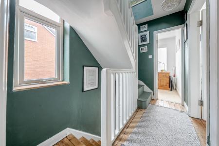 4 bedroom Semi-detached house for sale in Ridgeway, Gledhow, Leeds, LS8