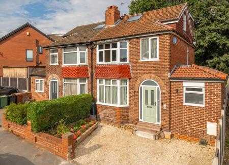 4 bedroom Semi-detached house for sale in Ridgeway, Gledhow, Leeds, LS8