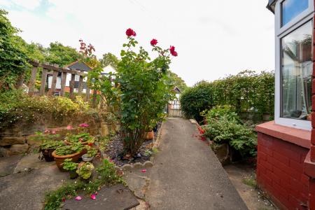 3 bedroom Semi-detached house for sale in Roxholme Terrace, Chapel Allerton, Leeds, LS7
