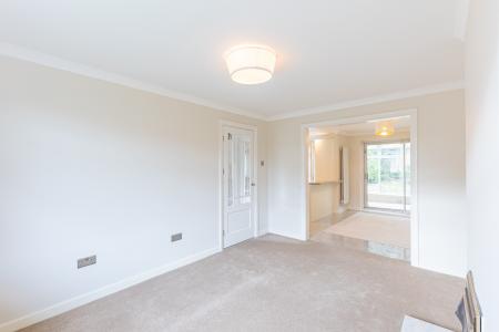 3 bedroom Semi-detached house to let in Linton Drive, Alwoodley, Leeds, LS17