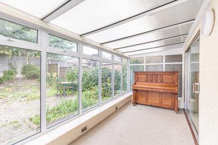 3 bedroom Semi-detached house to let in Linton Drive, Alwoodley, Leeds, LS17