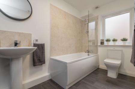 2 bedroom Flat to let in Mansion View, 16 Harehills Lane, Chapel Allerton, Leeds, LS7