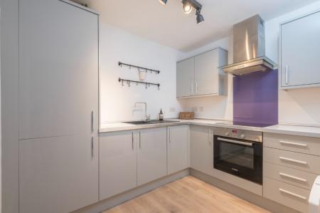 2 bedroom Flat to let in Mansion View, 16 Harehills Lane, Chapel Allerton, Leeds, LS7
