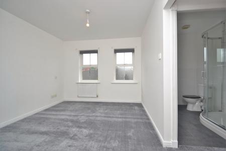 4 bedroom Town house to let in Mansion Gate, Chapel Allerton, Leeds, LS7