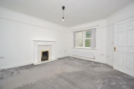 4 bedroom Town house to let in Mansion Gate, Chapel Allerton, Leeds, LS7