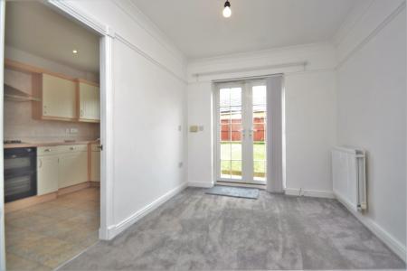 4 bedroom Town house to let in Mansion Gate, Chapel Allerton, Leeds, LS7