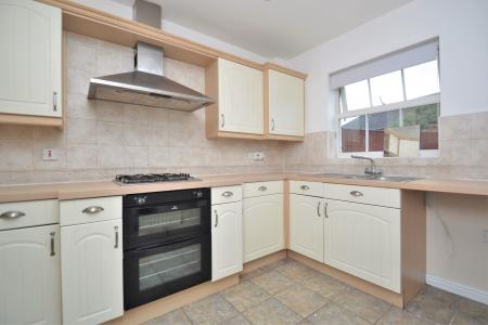 4 bedroom Town house to let in Mansion Gate, Chapel Allerton, Leeds, LS7
