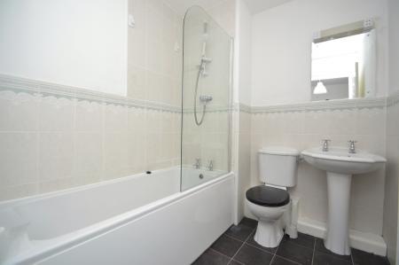4 bedroom Town house to let in Mansion Gate, Chapel Allerton, Leeds, LS7