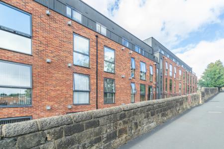 2 bedroom Flat for sale in 33 Northgate House Stonegate Road, Meanwood, Leeds, LS6