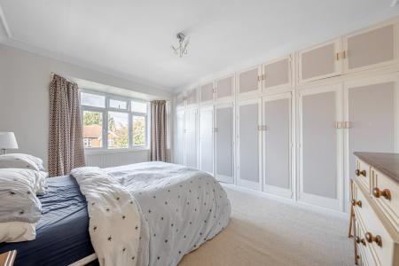 5 bedroom Semi-detached house for sale in Sandhill Oval, Alwoodley, Leeds, LS17
