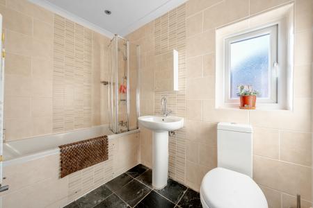 5 bedroom Semi-detached house for sale in Sandhill Oval, Alwoodley, Leeds, LS17