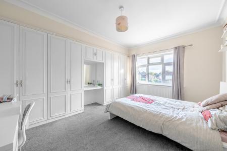 5 bedroom Semi-detached house for sale in Sandhill Oval, Alwoodley, Leeds, LS17