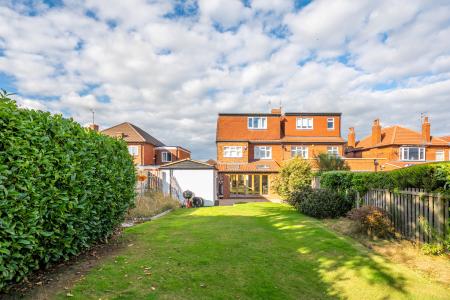 5 bedroom Semi-detached house for sale in Sandhill Oval, Alwoodley, Leeds, LS17