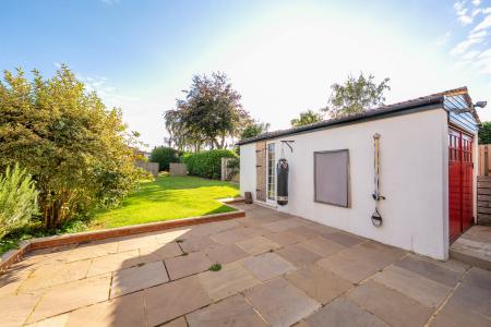 5 bedroom Semi-detached house for sale in Sandhill Oval, Alwoodley, Leeds, LS17