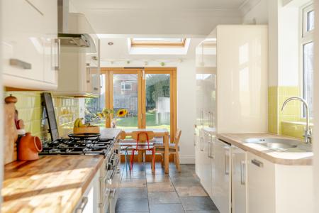 5 bedroom Semi-detached house for sale in Sandhill Oval, Alwoodley, Leeds, LS17