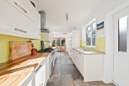 5 bedroom Semi-detached house for sale in Sandhill Oval, Alwoodley, Leeds, LS17