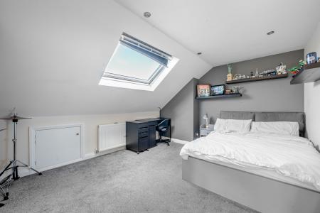 5 bedroom Semi-detached house for sale in Sandhill Oval, Alwoodley, Leeds, LS17