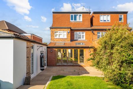 5 bedroom Semi-detached house for sale in Sandhill Oval, Alwoodley, Leeds, LS17
