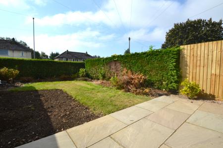 2 bedroom Flat to let in Nursery Lane, Alwoodley, Leeds, LS17