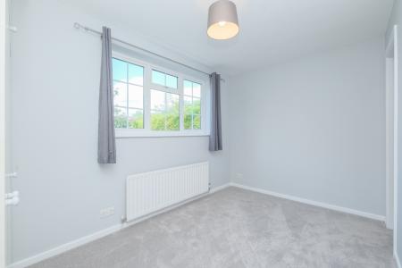 2 bedroom Flat to let in Nursery Lane, Alwoodley, Leeds, LS17