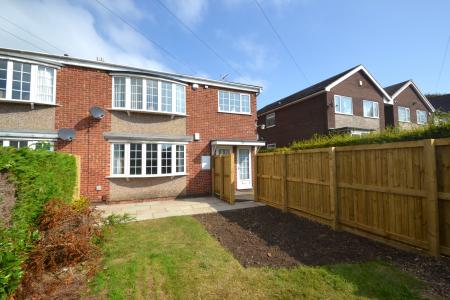2 bedroom Flat to let in Nursery Lane, Alwoodley, Leeds, LS17