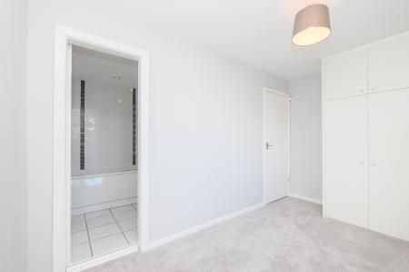 2 bedroom Flat to let in Nursery Lane, Alwoodley, Leeds, LS17