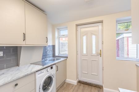 3 bedroom Semi-detached house for sale in Green View, Meanwood, Leeds, LS6