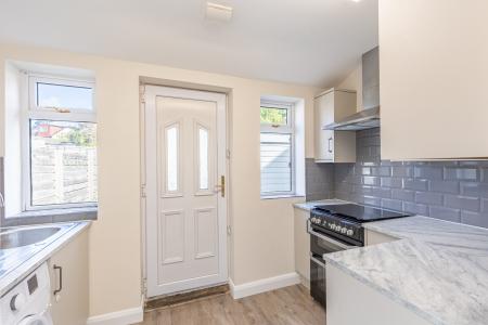 3 bedroom Semi-detached house for sale in Green View, Meanwood, Leeds, LS6
