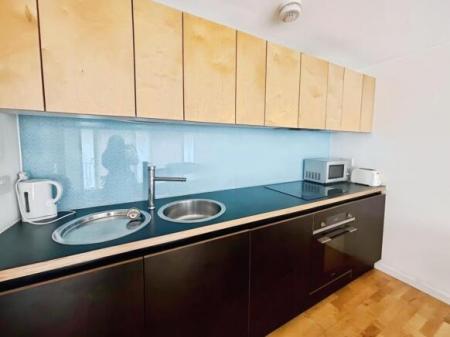 1 bedroom Flat to let in The Avenue, Leeds, LS9