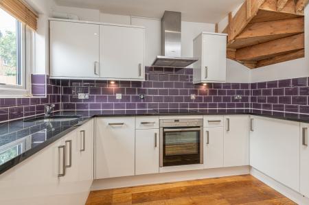 3 bedroom Terraced House to let in Norman View, Kirkstall, Leeds, LS5