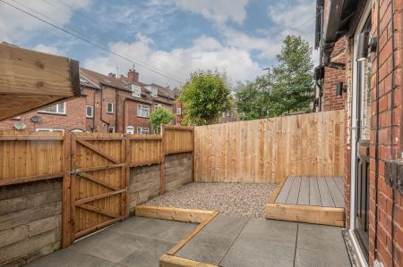 3 bedroom Terraced House to let in Norman View, Kirkstall, Leeds, LS5