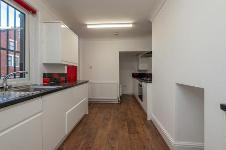 4 bedroom Terraced House for sale in Savile Drive, Chapeltown, Leeds, LS7